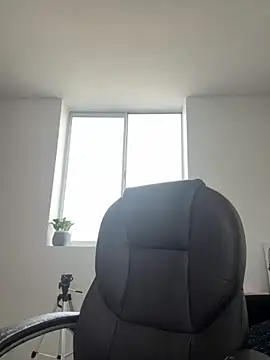 Snapshot of Michell_sr chatting on October 18, 2025, 8:20 pm Michell sr online show from October 18, 2025, 8:20 pm