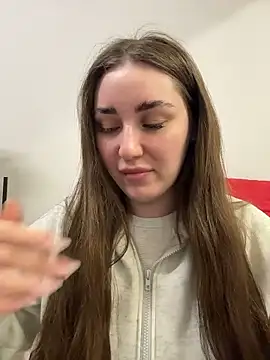 KiraBarlows online show from February 26, 2026, 8:19 pm