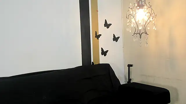 yelicampbell online show from February 11, 2025, 3:18 am