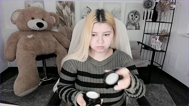 DiaAngell online show from January 13, 2026, 7:30 pm