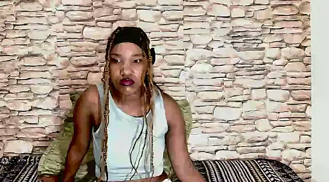 EroticSexyPrada online show from February 26, 2025, 4:36 am