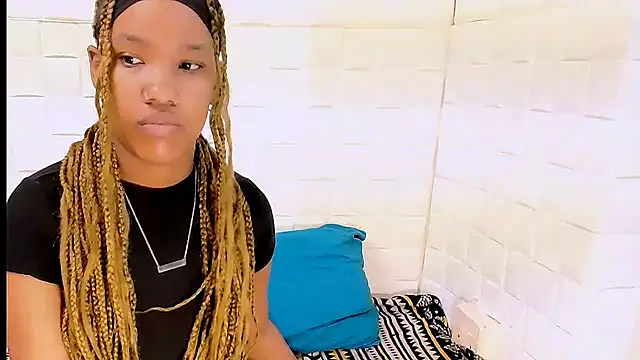 EroticSexyPrada online show from March 15, 2025, 5:08 am