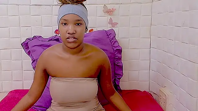 EroticSexyPrada online show from March 2, 2026, 4:47 am