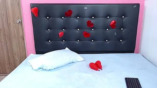 Snapshot of ninanaughty13 chatting on March 5, 2025, 1:50 pm ninanaughty13 online show from March 5, 2025, 1:50 pm