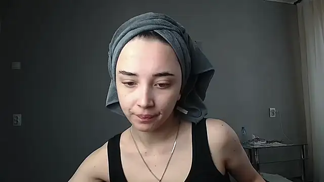 Eva Gloryy online show from March 14, 2025, 11:23 am