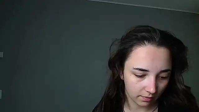 Eva Gloryy online show from May 25, 2026, 10:32 am