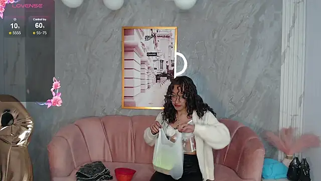 Snapshot of kassandra_ch_ chatting on January 20, 2025, 4:45 pm kassandra ch online show from January 20, 2025, 4:45 pm