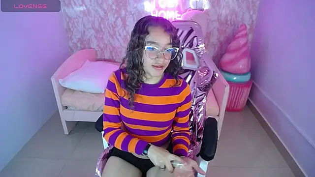 Snapshot of kassandra_ch_ chatting on February 7, 2025, 4:35 pm kassandra ch online show from February 7, 2025, 4:35 pm