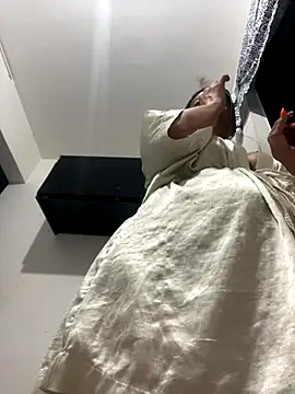 Lili  taylor online show from October 19, 2025, 3:29 am