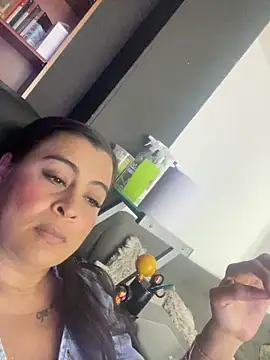 Lili  taylor online show from December 23, 2025, 2:09 am