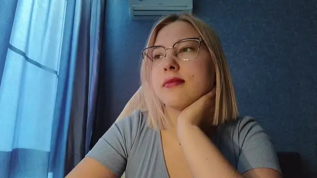 Snapshot of HotBrandyX chatting on October 18, 2025, 3:09 am HotBrandyX online show from October 18, 2025, 3:09 am