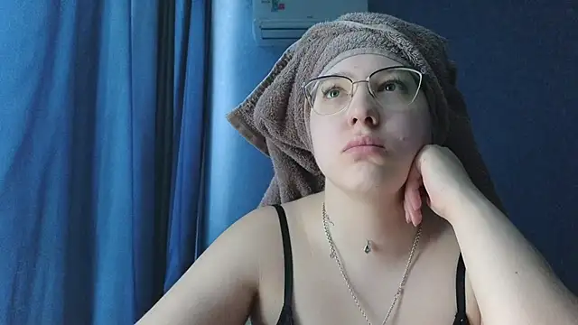 HotBrandyX online show from March 14, 2026, 3:45 am