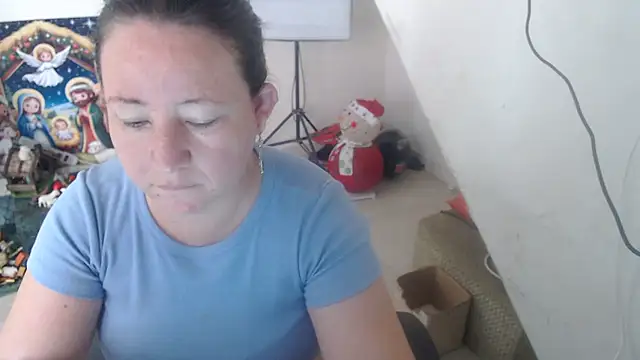 Yohis Kiut25 online show from November 24, 2025, 6:18 pm