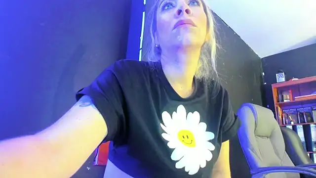 Snapshot of viktoria_davis_ chatting on March 10, 2025, 10:02 pm viktoria davis online show from March 10, 2025, 10:02 pm