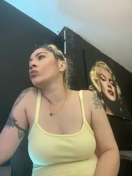 viktoria davis  online show from February 16, 2026, 9:44 pm