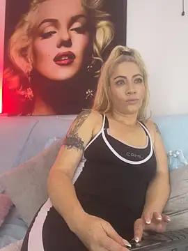 viktoria davis  online show from June 11, 2026, 12:32 am