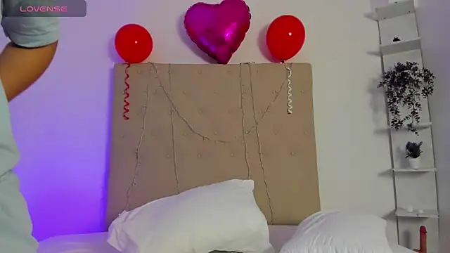 Michelle Jaramillo online show from February 12, 2025, 7:35 pm