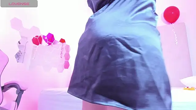 Michelle Jaramillo online show from February 15, 2025, 10:52 pm