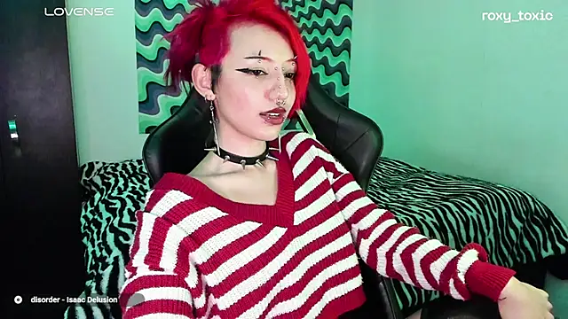 Snapshot of roxy_toxic chatting on March 5, 2025, 3:18 am roxy toxic online show from March 5, 2025, 3:18 am