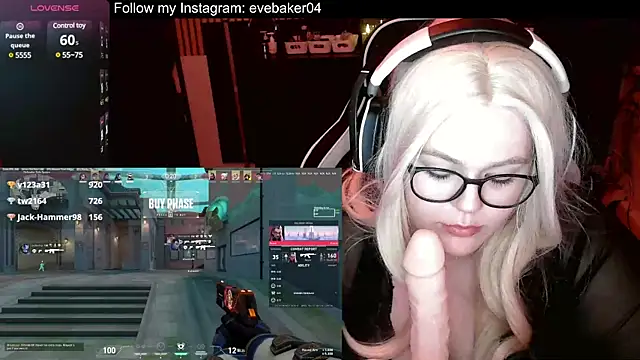 Snapshot of EveBaker04 chatting on March 9, 2025, 11:46 pm EveBaker04 online show from March 9, 2025, 11:46 pm