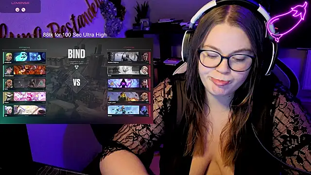 Snapshot of EveBaker04 chatting on October 23, 2025, 11:14 pm EveBaker04 online show from October 23, 2025, 11:14 pm