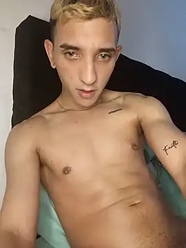 Snapshot of manu_stiv chatting on March 12, 2025, 7:13 am manu stiv online show from March 12, 2025, 7:13 am