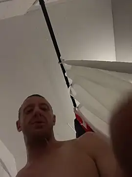 biggzee6 online show from October 25, 2025, 4:42 am