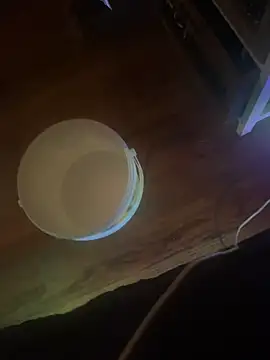 biggzee6 online show from November 4, 2025, 4:11 am