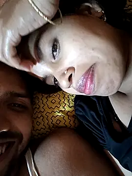 Hot couple 1 online show from April 12, 2026, 5:40 pm