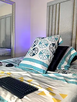 Liincostelloo online show from September 30, 2025, 12:43 pm