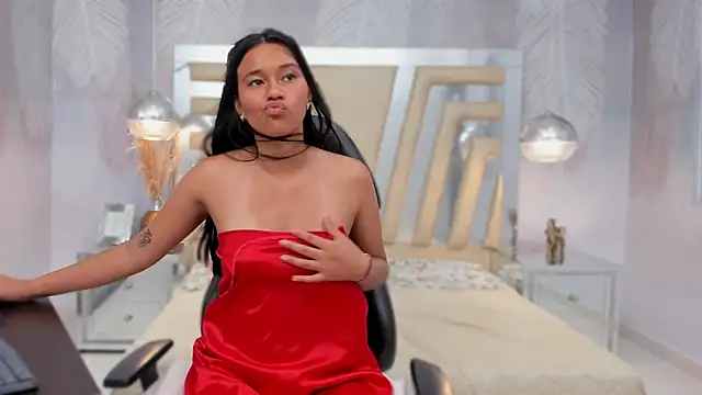 Snapshot of LIA_SWAN_ chatting on February 6, 2025, 7:13 am LIA SWAN online show from February 6, 2025, 7:13 am