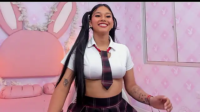 LIA SWAN  online show from February 1, 2026, 4:00 am