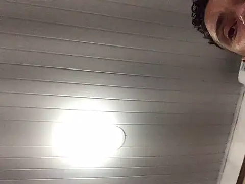 Snapshot of grossocalibre20 chatting on March 3, 2025, 6:37 am grossocalibre20 online show from March 3, 2025, 6:37 am