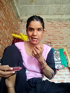 Snapshot of Sexy_Tanya69 chatting on September 30, 2025, 5:56 am Sexy Tanya69 online show from September 30, 2025, 5:56 am