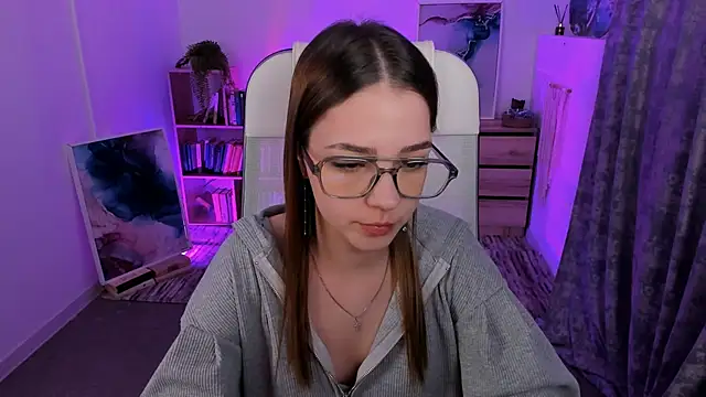 PamBeesly online show from February 24, 2025, 2:15 pm