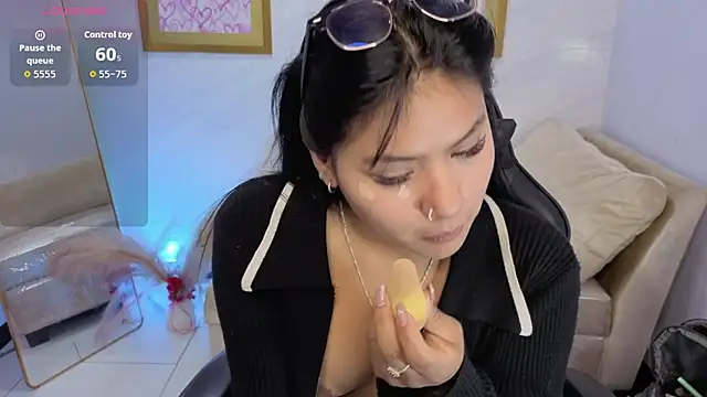 Paulette v online show from December 18, 2025, 1:06 pm