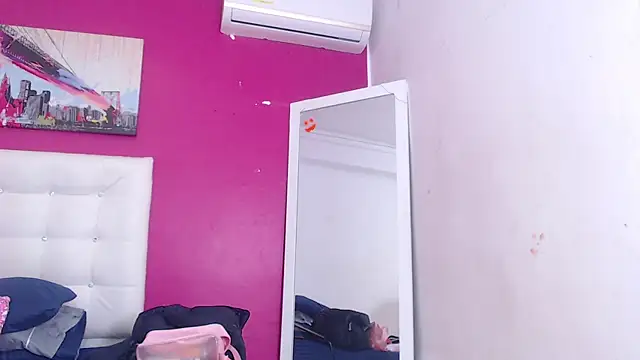 Snapshot of tinyy_whore18 chatting on October 23, 2025, 3:44 pm tinyy whore18 online show from October 23, 2025, 3:44 pm