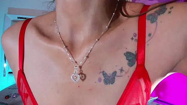 Snapshot of emili_clark chatting on February 12, 2026, 4:40 am emili clark online show from February 12, 2026, 4:40 am