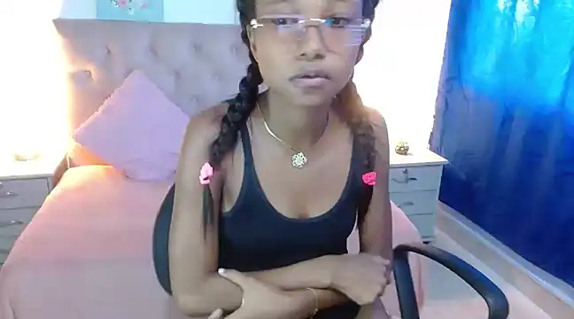 Snapshot of LITTLEDOLLHOT chatting on January 24, 2025, 8:54 pm LITTLEDOLLHOT online show from January 24, 2025, 8:54 pm