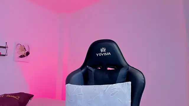 Snapshot of sophierooy22 chatting on March 6, 2026, 3:58 am sophierooy22 online show from March 6, 2026, 3:58 am