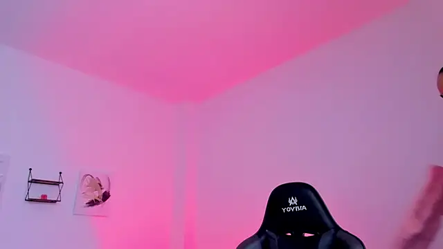 Snapshot of sophierooy22 chatting on March 16, 2026, 2:54 pm sophierooy22 online show from March 16, 2026, 2:54 pm