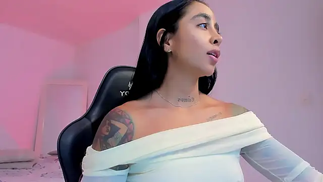 Snapshot of sophierooy22 chatting on March 31, 2026, 1:07 am sophierooy22 online show from March 31, 2026, 1:07 am