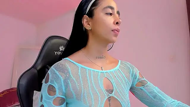 Snapshot of sophierooy22 chatting on April 4, 2026, 5:54 pm sophierooy22 online show from April 4, 2026, 5:54 pm