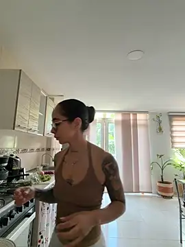 sophierooy22 online show from June 18, 2026, 5:28 pm