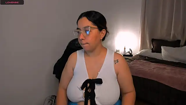 brithany olson25 online show from September 19, 2025, 11:00 am