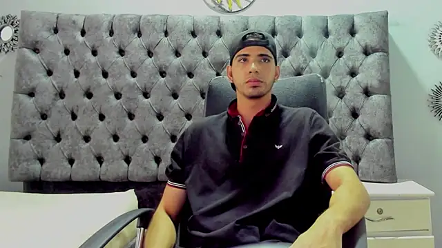 Snapshot of RYAN_PATERSON chatting on January 22, 2025, 7:34 pm RYAN PATERSON online show from January 22, 2025, 7:34 pm