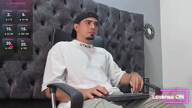 Snapshot of RYAN_PATERSON chatting on March 6, 2025, 7:43 pm RYAN PATERSON online show from March 6, 2025, 7:43 pm