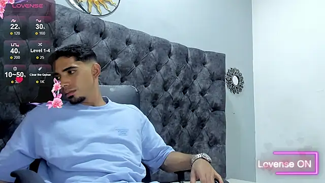 Snapshot of RYAN_PATERSON chatting on March 15, 2025, 10:44 pm RYAN PATERSON online show from March 15, 2025, 10:44 pm