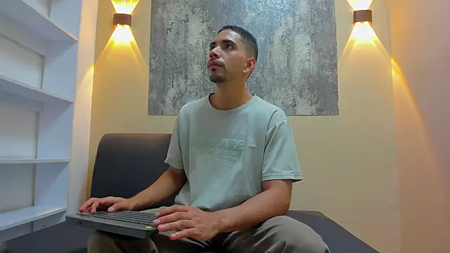 Snapshot of RYAN_PATERSON chatting on November 10, 2025, 1:32 pm RYAN PATERSON online show from November 10, 2025, 1:32 pm