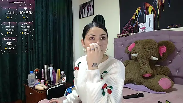 Emmie Hot online show from October 1, 2025, 12:00 pm